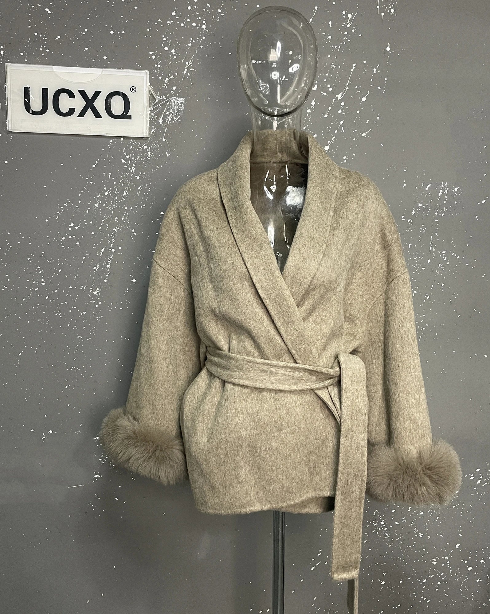 UCXQ Elegant OL Office Lady Overcoats Fur Patchwork Long Sleeve Woolen Coat Beautiful Women's Clothing Jacket Autumn 2025 Winter