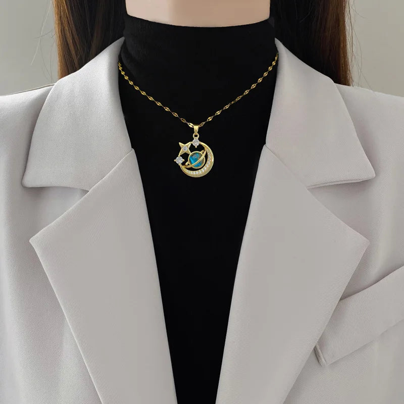 Licht Luxus Titan Stahl Stern Serie Halskette für Frauen Gold Farbe Planet Mond Astronaut Anhänger Halsketten Schmuck Geschenke
