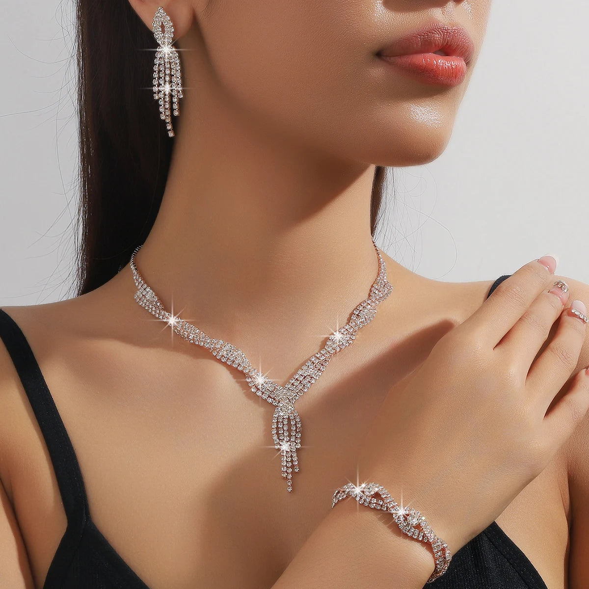 4PC Damen Mode Kupfer Klaue Kette Hohl Quaste Halskette Ohrringe Armband Schmuck-Set Hochzeit Bankett Party Festival geschenk