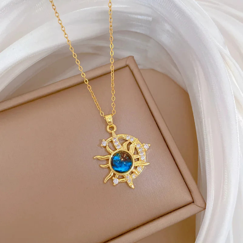 Licht Luxus Titan Stahl Stern Serie Halskette für Frauen Gold Farbe Planet Mond Astronaut Anhänger Halsketten Schmuck Geschenke