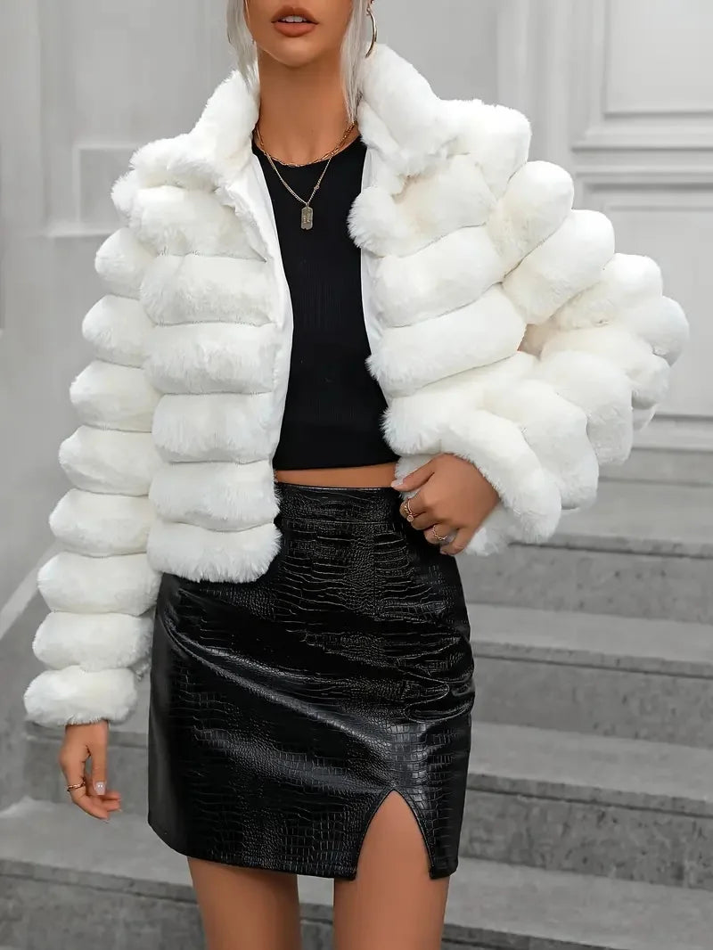 Herbst und Winter Neue kurze Kunstpelzjacke für Damen Vielseitiger europäischer und amerikanischer Ins-Stil Leichter Luxus und warm