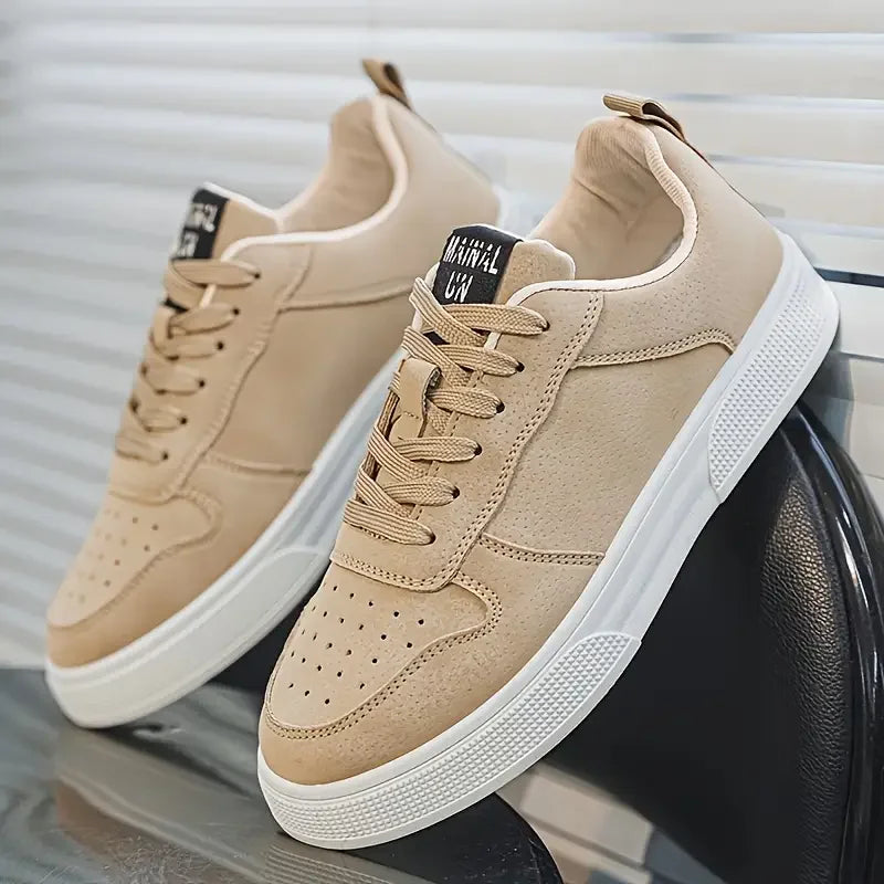 1 Paar Sportliche Freizeitschuhe zum Skateboarden, bequem und modisch, mit einem eng anliegenden Obermaterial, das sich dem Fuß anpasst und rutschfest ist.