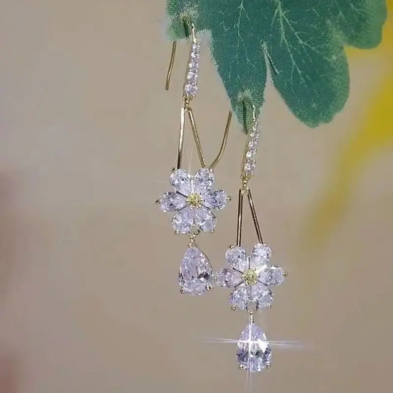 Sparkling Rhinestone Snowflake Long Tassel Earrings for Women Exquisite Crystal Zircon Flower Drop Earring Christmas Jewelry