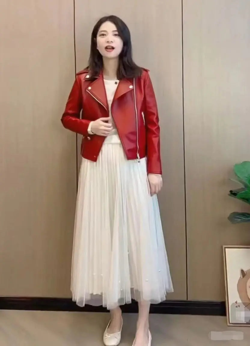 Modische rote PU-Lederjacke für Damen, kurzer Mantel, Stehkragen, Frühling und Herbst, dünner Stil, künstlerische Retro-Passform, lange Ärmel