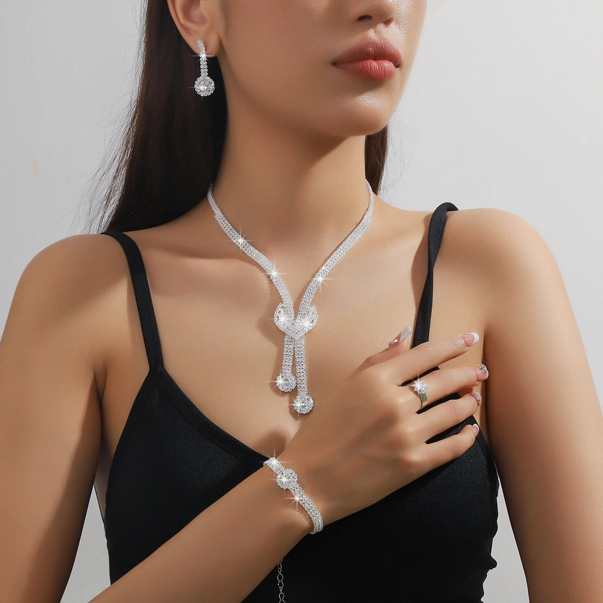 Funkelndes Strass-Schmuckset für Damen im französischen Stil, geeignet für Hochzeiten, Versammlungen und Weihnachtsgeschenke