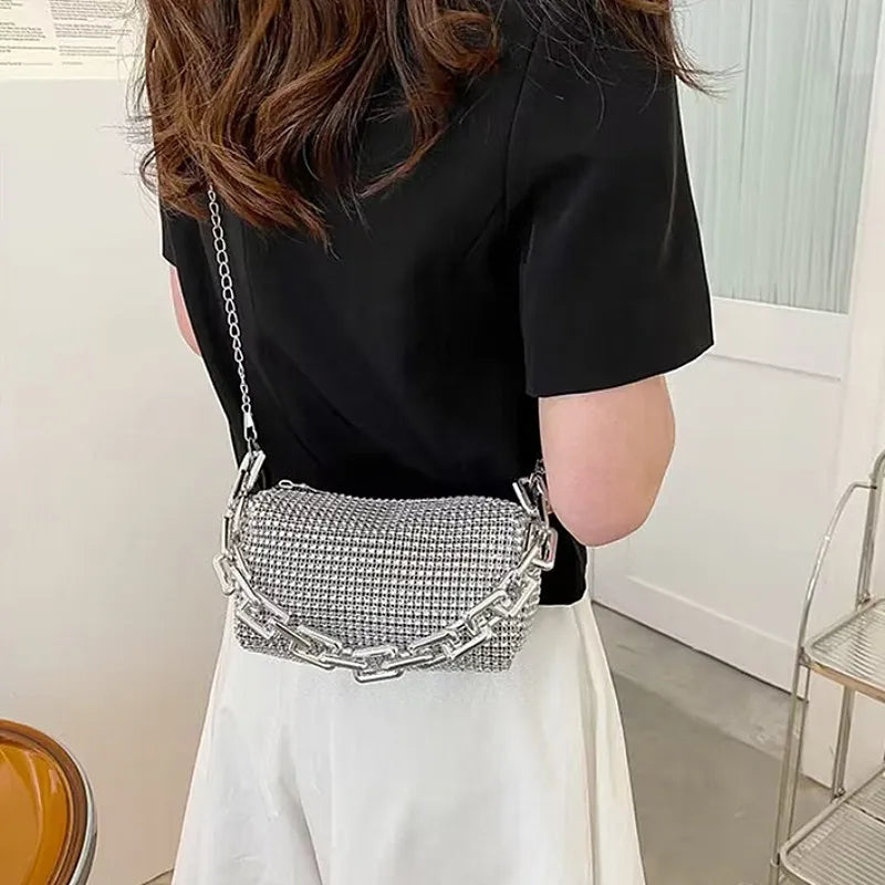 Allover-Beuteltasche mit Strasssteinen, Balltasche mit Glitzerkette, Mini-Umhängetasche für Damen (6,3 x 3,54) Zoll).