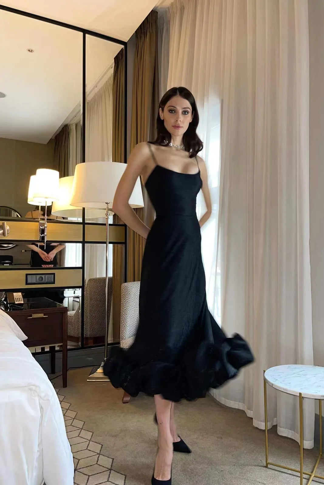 Elegante Rüschen solide Schlinge langes Kleid Frauen Riemen Taille Party Kleider Mode ärmellose rücken freie Strands chaukel Rock A-Linie Tutu