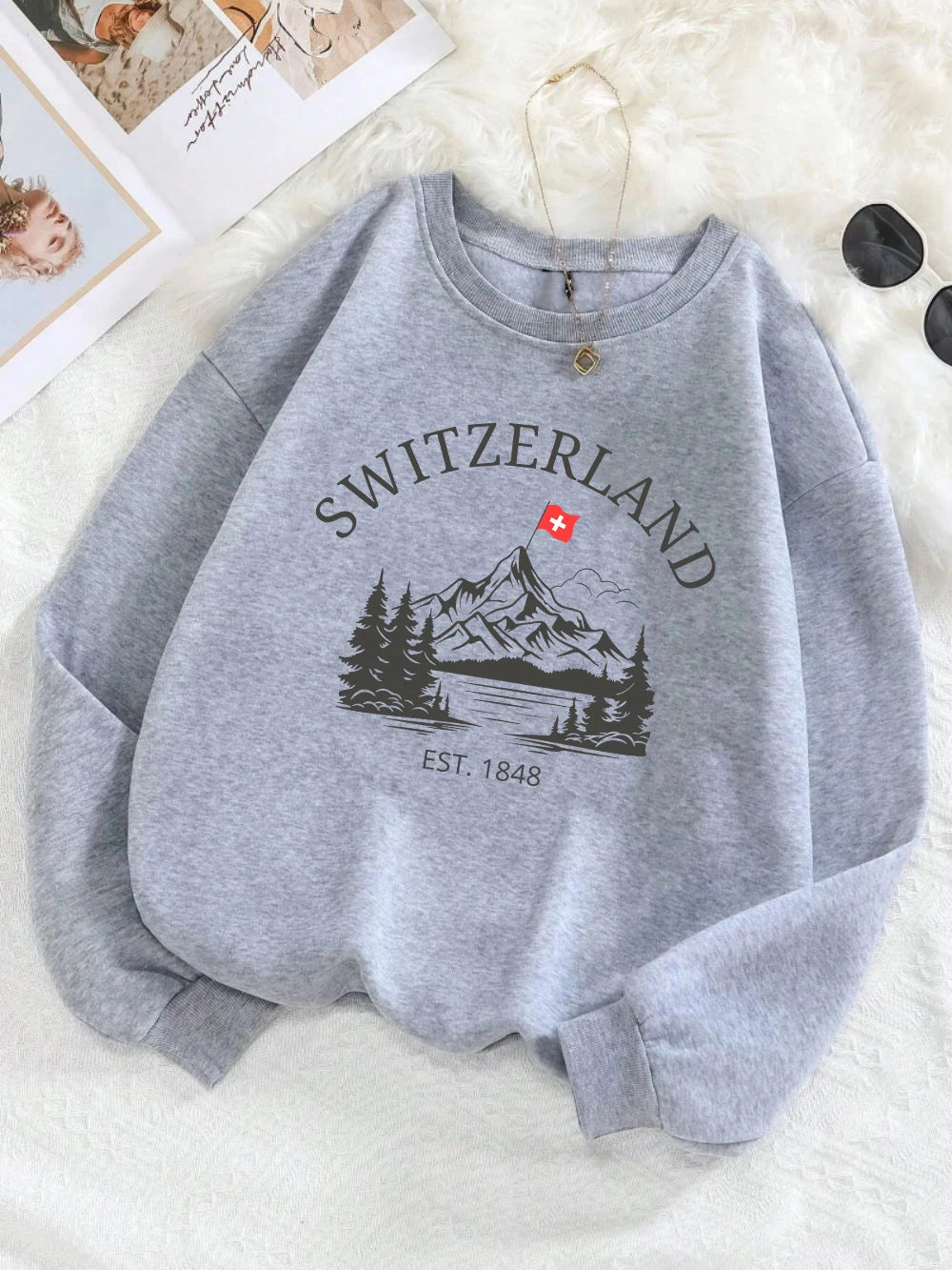 Switzerland Snow Mountain Design Women Sweatshirt Y2K Fleece Pullovers Crewneck Casual Streetwear Street Hip Hop Clothes