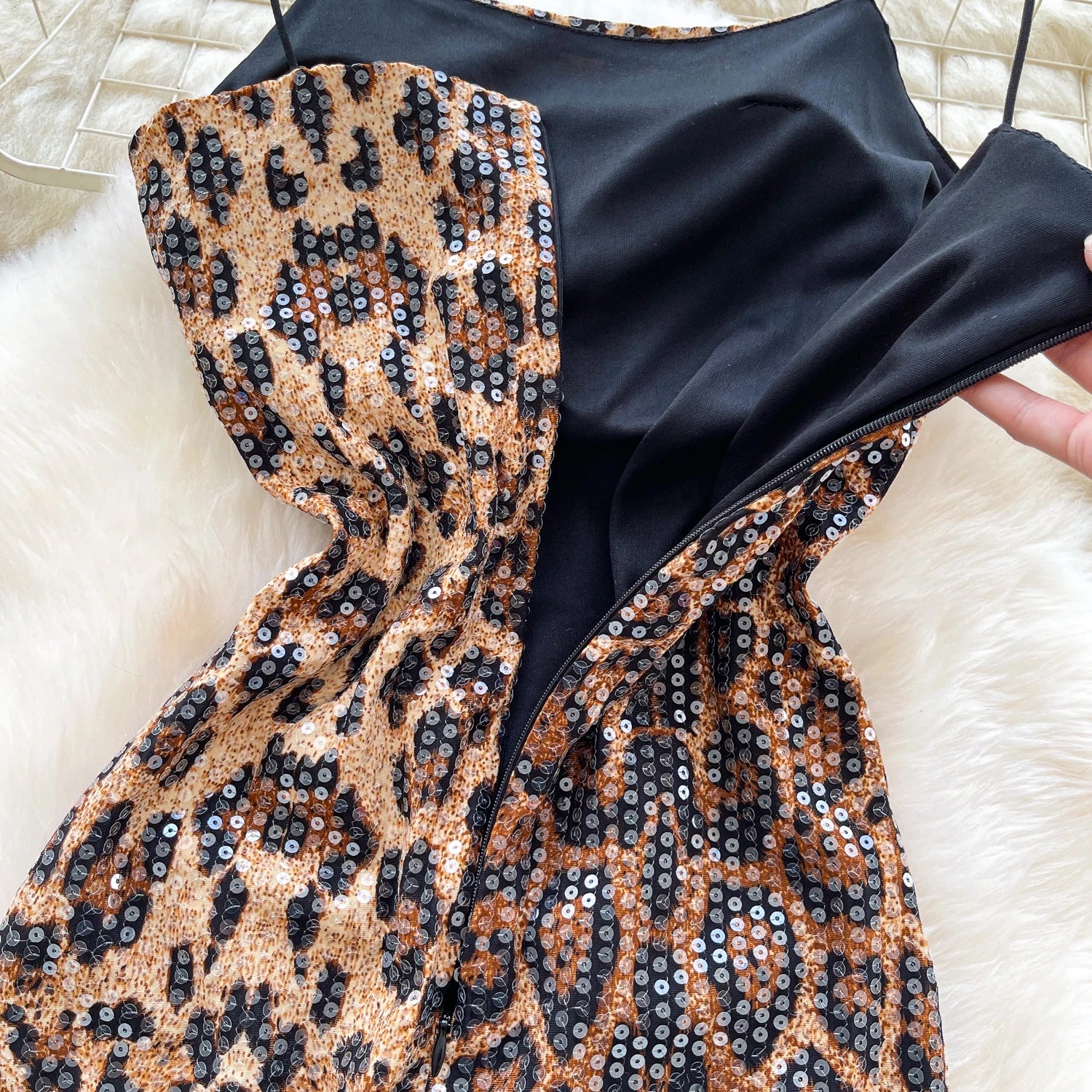 SINGREINY Sexy Leopard Women Dress 2026 Summer Trendy Night Club Party Sling Spicy Girl Sequined Glitter Bodycon Mini Dresses