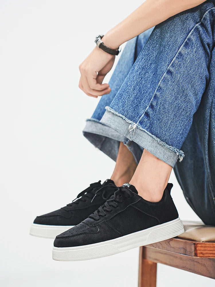 1 Paar Sportliche Freizeitschuhe zum Skateboarden, bequem und modisch, mit einem eng anliegenden Obermaterial, das sich dem Fuß anpasst und rutschfest ist.