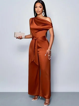2026 Sommer Neuer Stil Einschultriger Rückenfreier Jumpsuit mit Bindedetail und weitem Bein im französischen High-End-Bankett-Stil, taillierter, schlankmachender Jumpsuit in Übergröße für Damen, geeignet für Party und