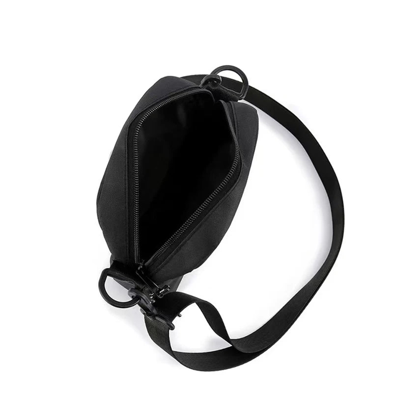 Herrentasche, erhältlich in einer Schulter- oder Umhängedesign, geeignet für den täglichen Gebrauch während der Schule. Aus Nylonmaterial.