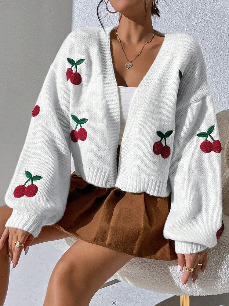 Modischer Strickjacke mit niedriger Schulter und Kirschstickmuster, Pendlerpullover, lockere Damenjacke, Strickpullover