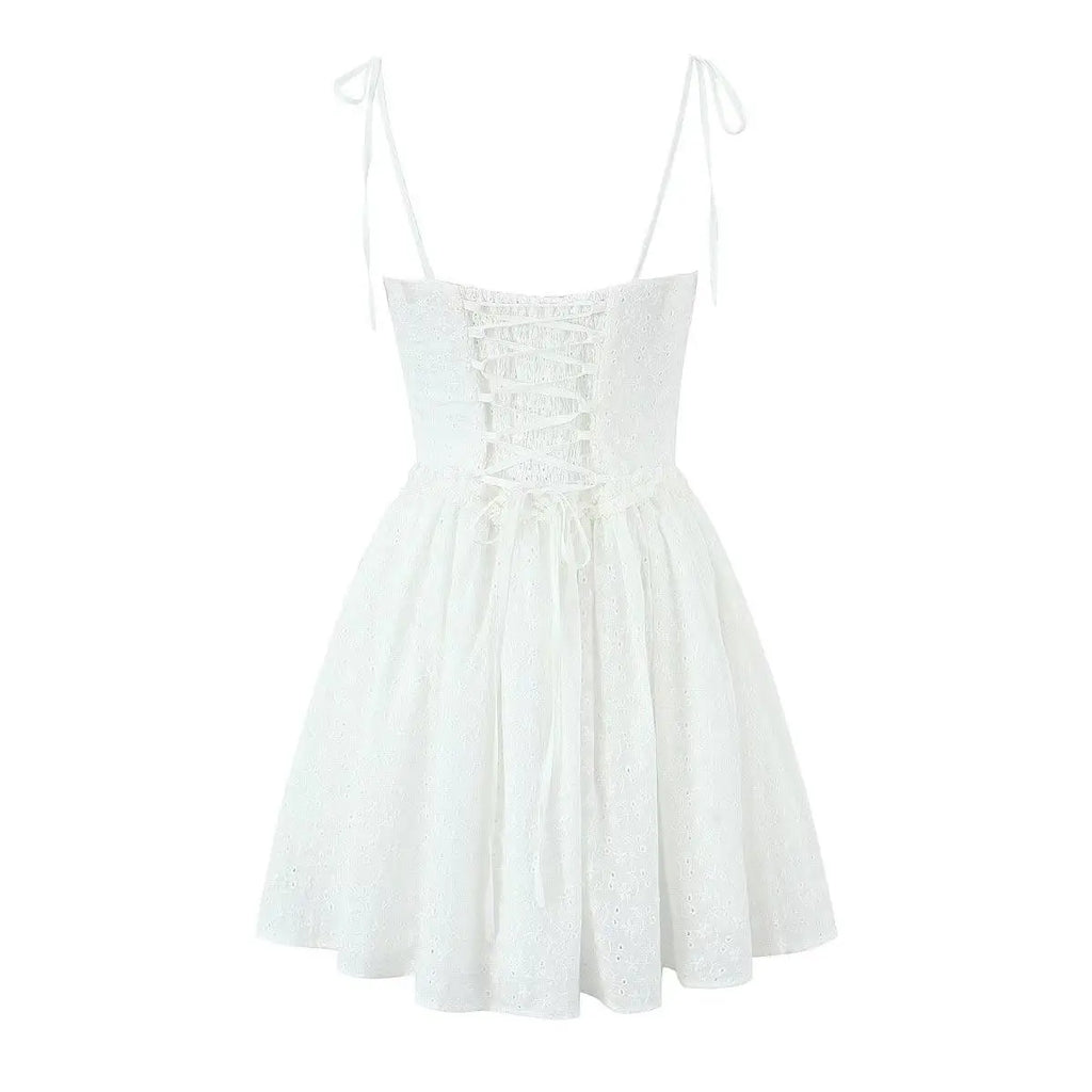 Sommerkleid 2025, sexy weiße Spitzenkleider für Damen, bestickt, figurbetontes Minikleid, koreanische Mode, Rüschenkleid, Schnürung, Fischgrätenmuster