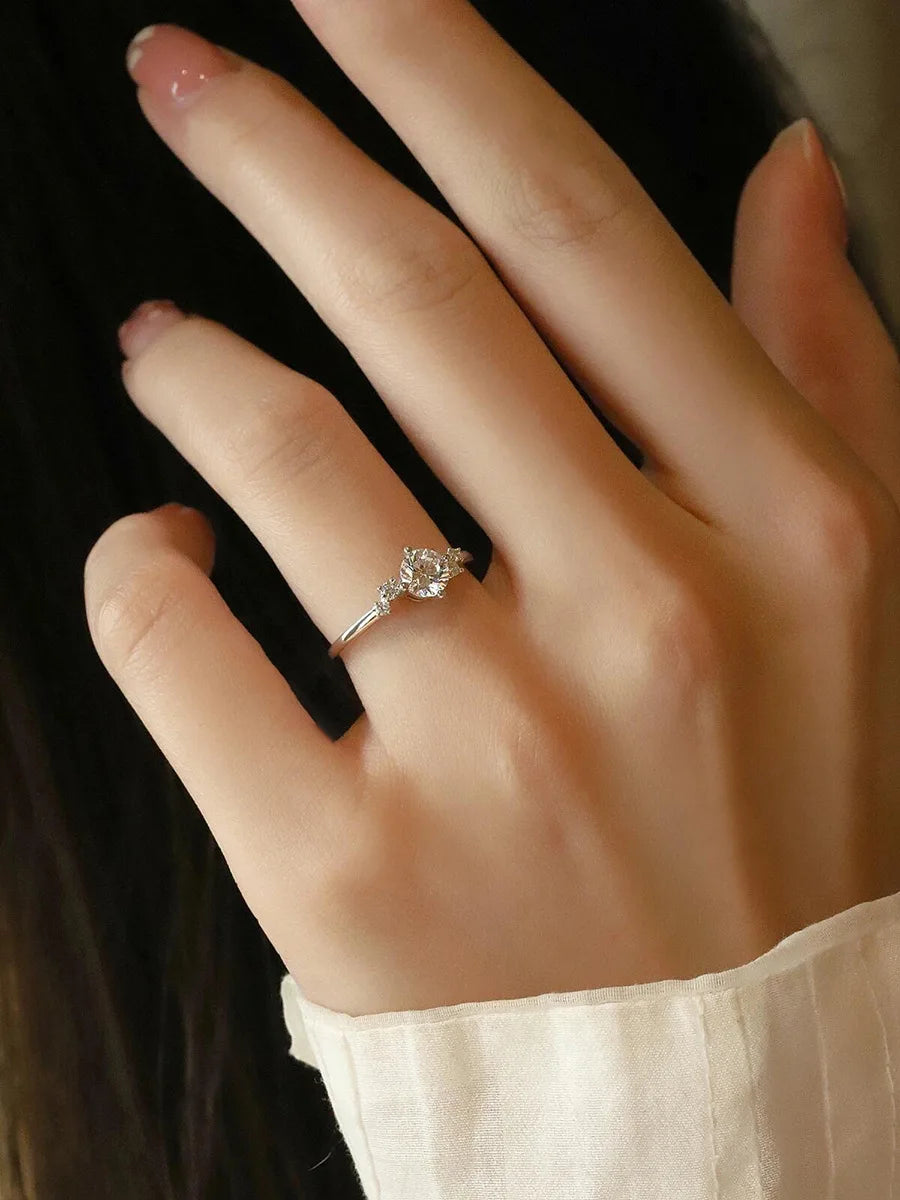18K Weißgold und Platin PT950 1 Karat Moissanit-Ring für Damen, Vier-Krallen-Galaxie-Stern-Verlobungsring als Geschenk für die Freundin.