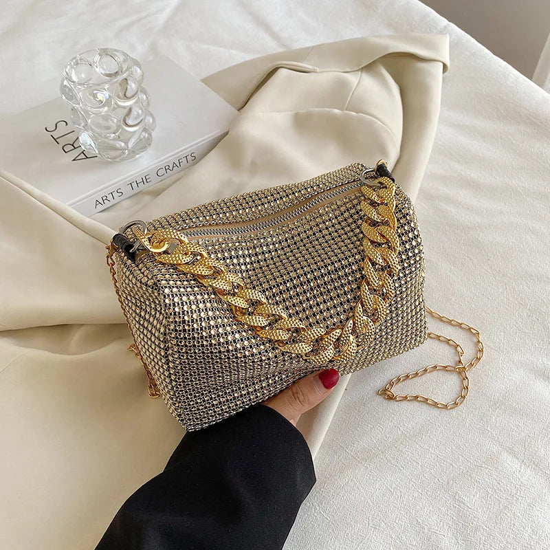 Allover-Beuteltasche mit Strasssteinen, Balltasche mit Glitzerkette, Mini-Umhängetasche für Damen (6,3 x 3,54) Zoll).