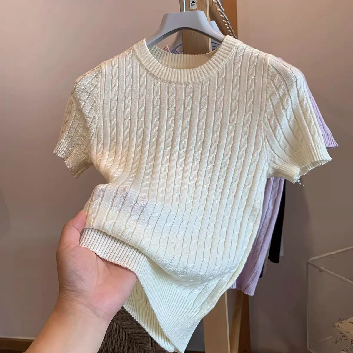 Zjaiss 2026 Sommer Koreanisches Retro Elegantes Textur-Kurzarm-Oberteil mit O-Ausschnitt und Zopfmuster für Damen – Weiches, lässiges, vielseitiges, dünnes T-Shirt