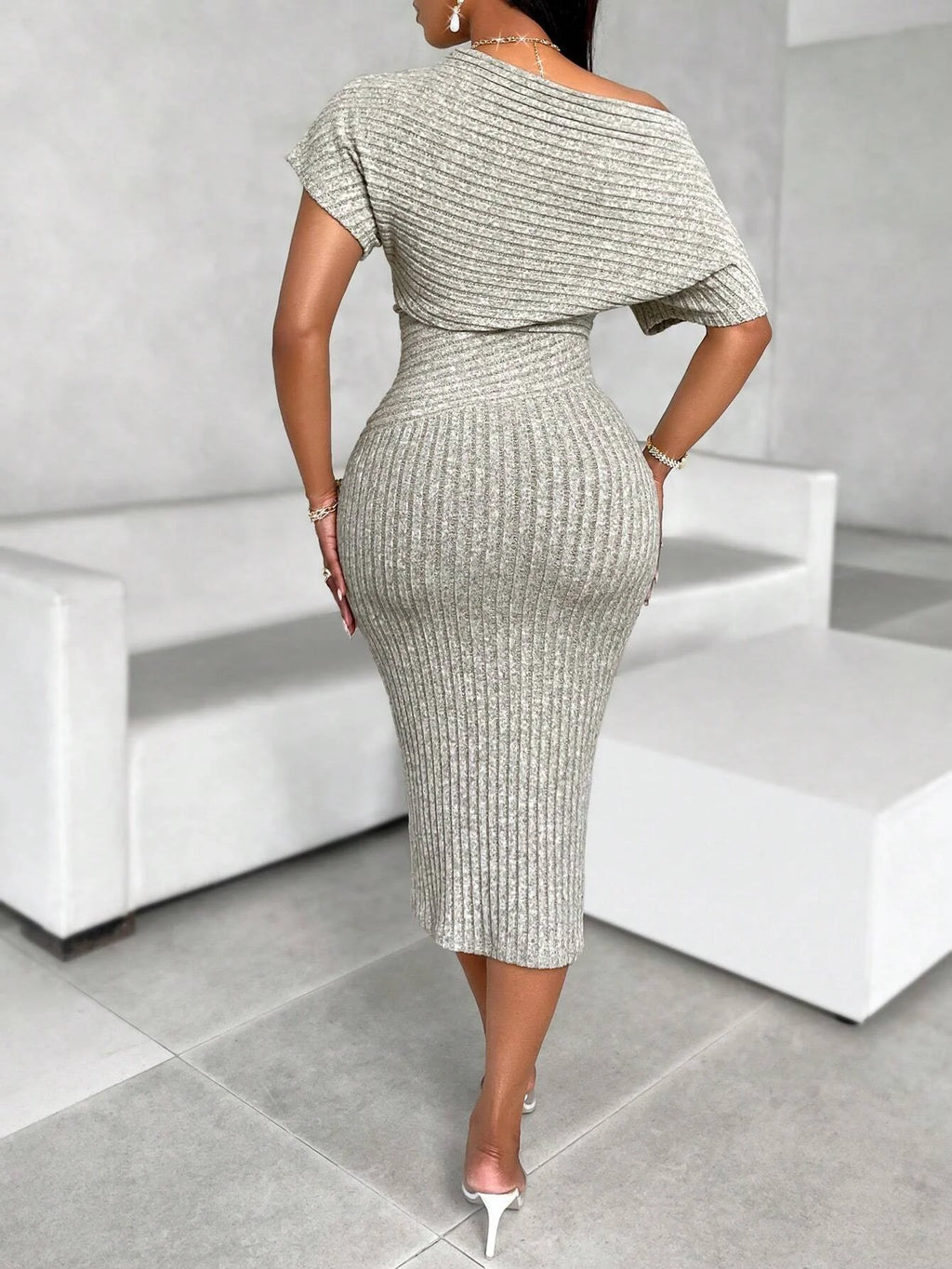 Modisches, einfarbiges, asymmetrisches Schulterkleid aus strukturiertem Stoff für Damen