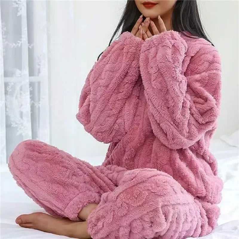 Winter Frauen Pyjamas Set Korallen Samt Flauschigen Homewear Verdickt Zwei Stück Loungewear O Neck Nachtwäsche Weiche Warme Freizeit Anzug