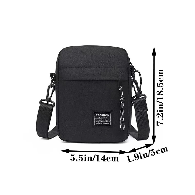 Herrentasche, erhältlich in einer Schulter- oder Umhängedesign, geeignet für den täglichen Gebrauch während der Schule. Aus Nylonmaterial.