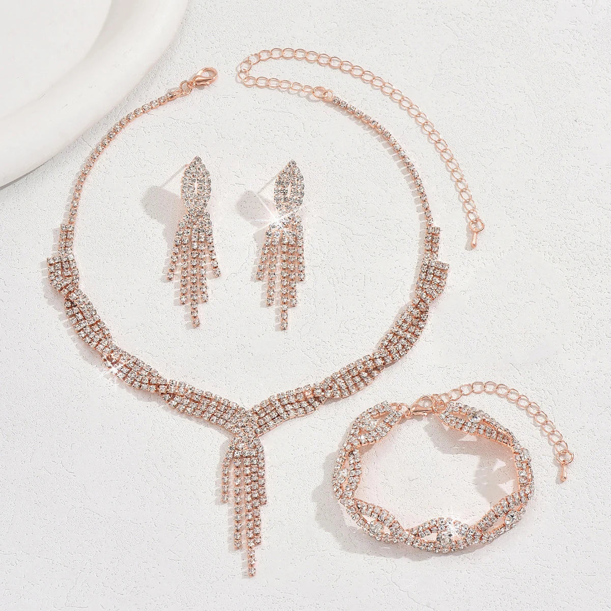4PC Damen Mode Kupfer Klaue Kette Hohl Quaste Halskette Ohrringe Armband Schmuck-Set Hochzeit Bankett Party Festival geschenk