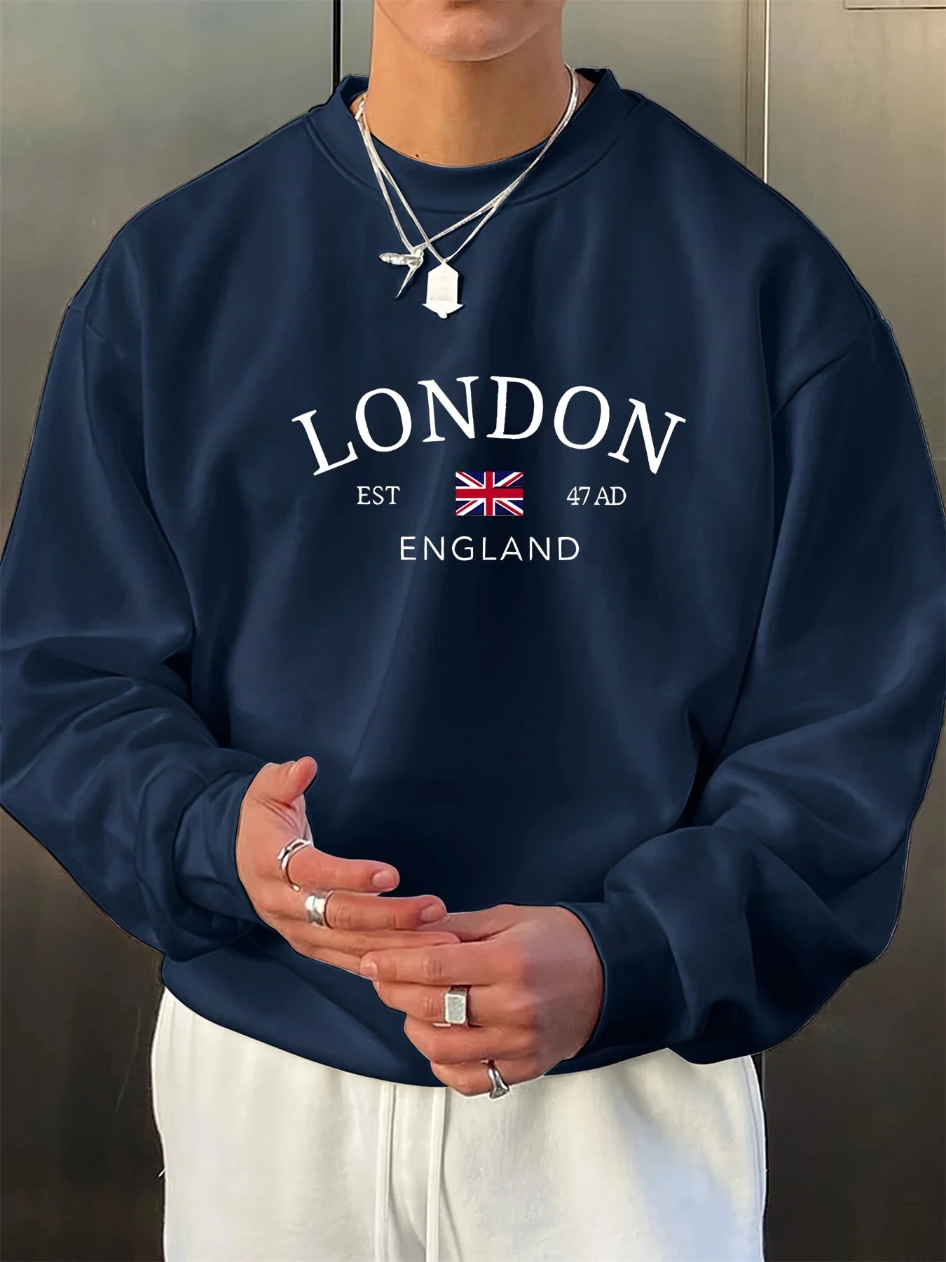 Men's autumn and winter fashionable casual loose London England letter graphic printed long sleeved round neck sweatshirt