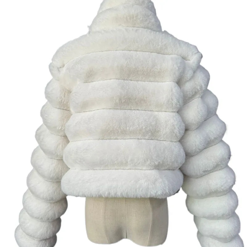 Herbst und Winter Neue kurze Kunstpelzjacke für Damen Vielseitiger europäischer und amerikanischer Ins-Stil Leichter Luxus und warm
