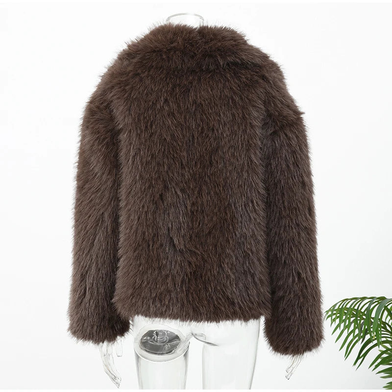 Solide braune flauschige Pelzjacke für Damen, lässig, Revers, lockere lange Ärmel, verdickt, warmer Kurzmantel, 2025, Winter, neue Dame, Pendelkleidung