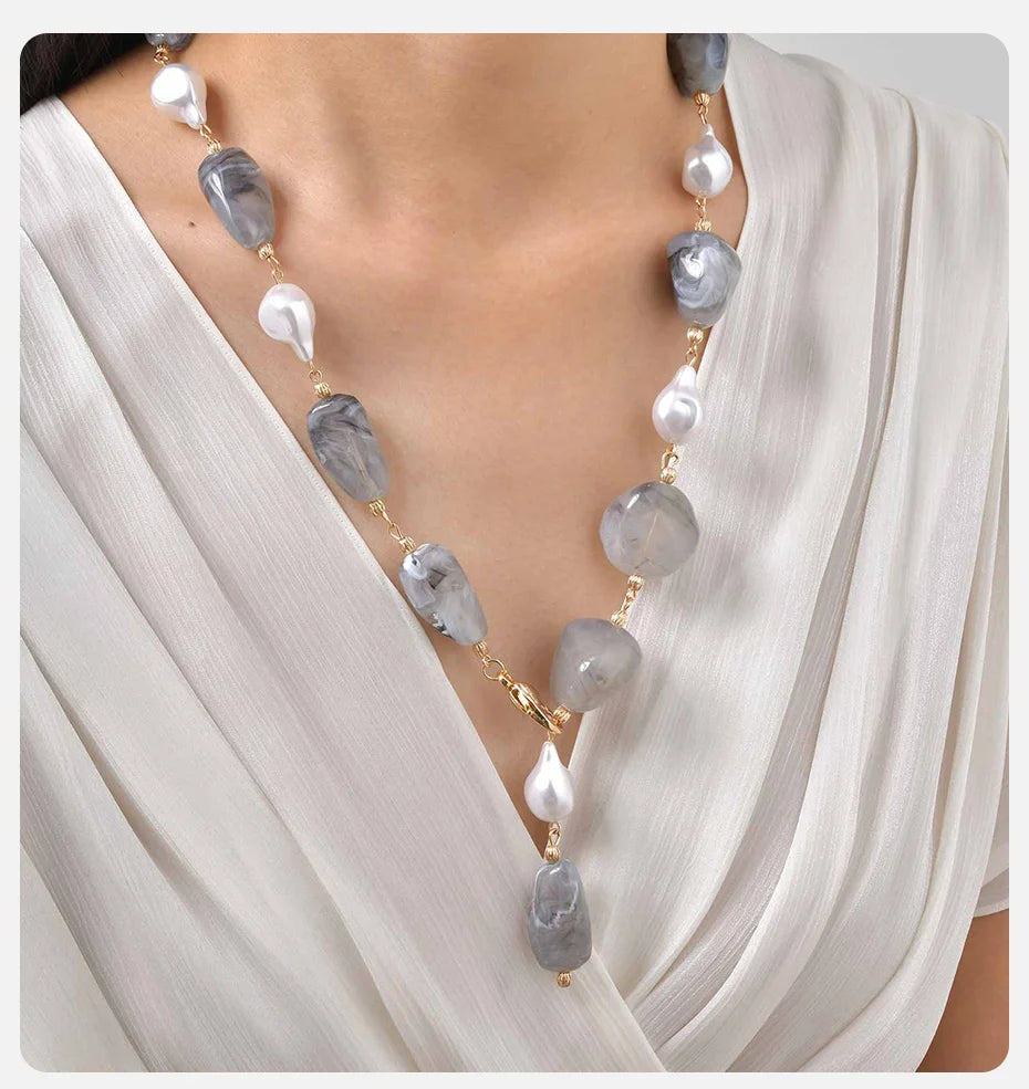 Vnox klobige Halskette mit unregelmäßigen Perlen für Damen, zweifarbige Winterpulloverkette, Schlüsselbein-Hals-Accessoires