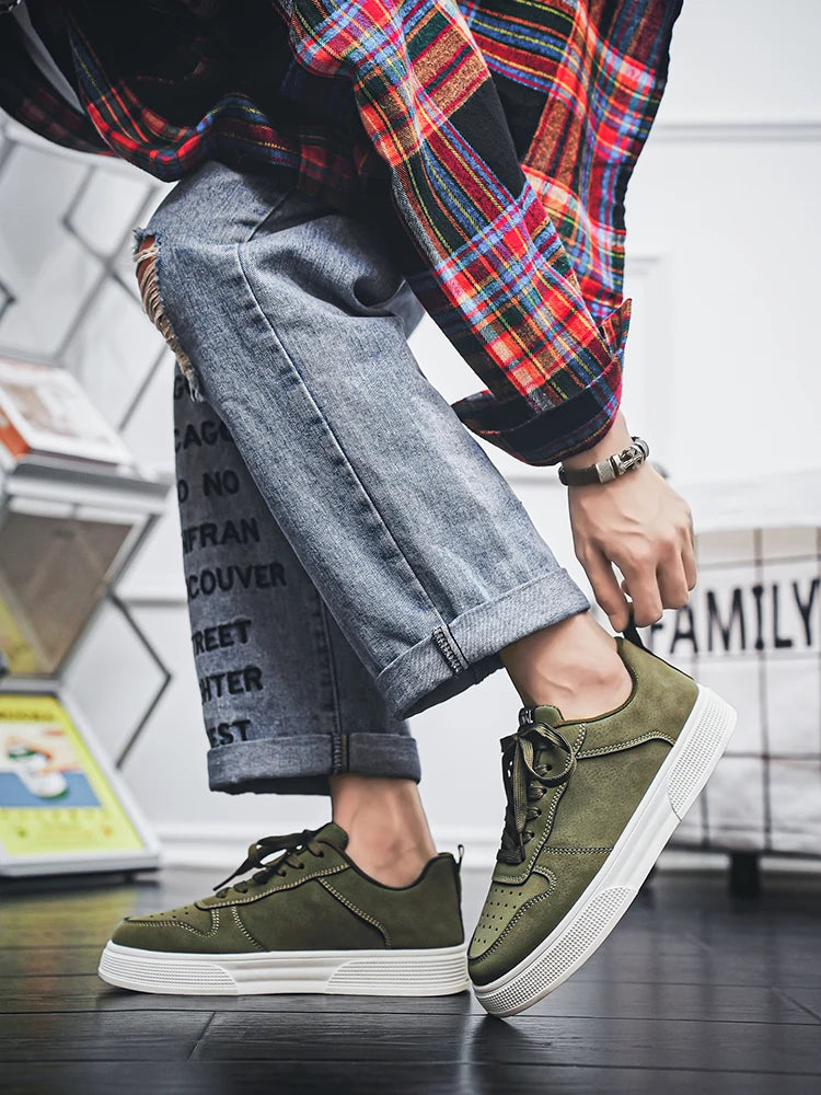 1 Paar Sportliche Freizeitschuhe zum Skateboarden, bequem und modisch, mit einem eng anliegenden Obermaterial, das sich dem Fuß anpasst und rutschfest ist.
