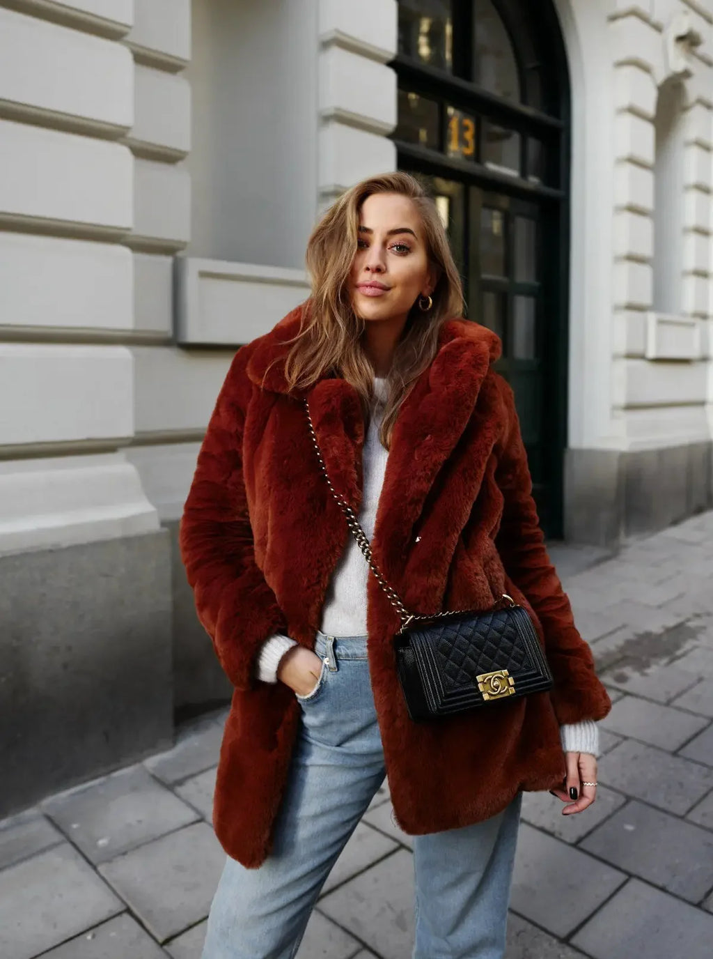 Mittellanger Kunstpelzmantel für Damen, Winter-Plüschjacke, Übergrößenmantel, flauschige Reversjacke, weibliche Oberbekleidung, flauschiges Oberteil