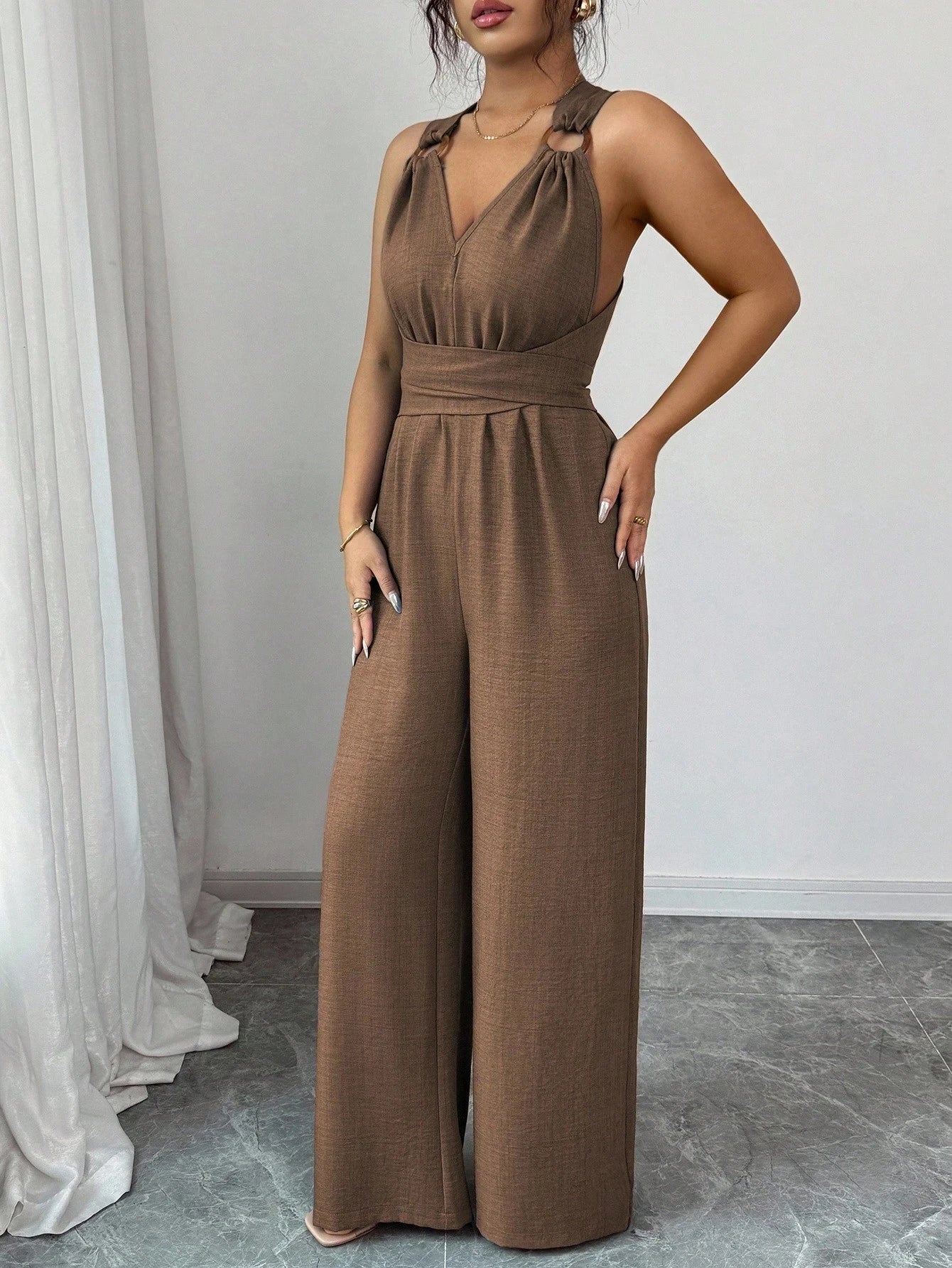 Damen-Overall mit V-Ausschnitt, Bindetaille und weitem Bein, lässige Sommerkleidung, Madeleine-Stil, Sommerbraun