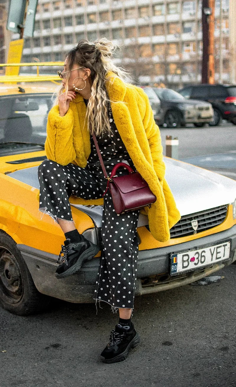 Mittellanger Kunstpelzmantel für Damen, Winter-Plüschjacke, Übergrößenmantel, flauschige Reversjacke, weibliche Oberbekleidung, flauschiges Oberteil