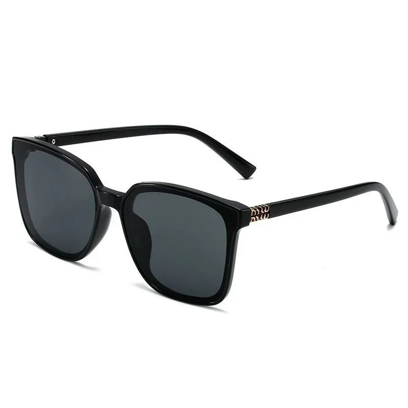 Neue Designer-Sonnenbrille mit großem, quadratischem, dünnem Rahmen und Tempelbügeln im High-End-Stil für Damen DS-8162