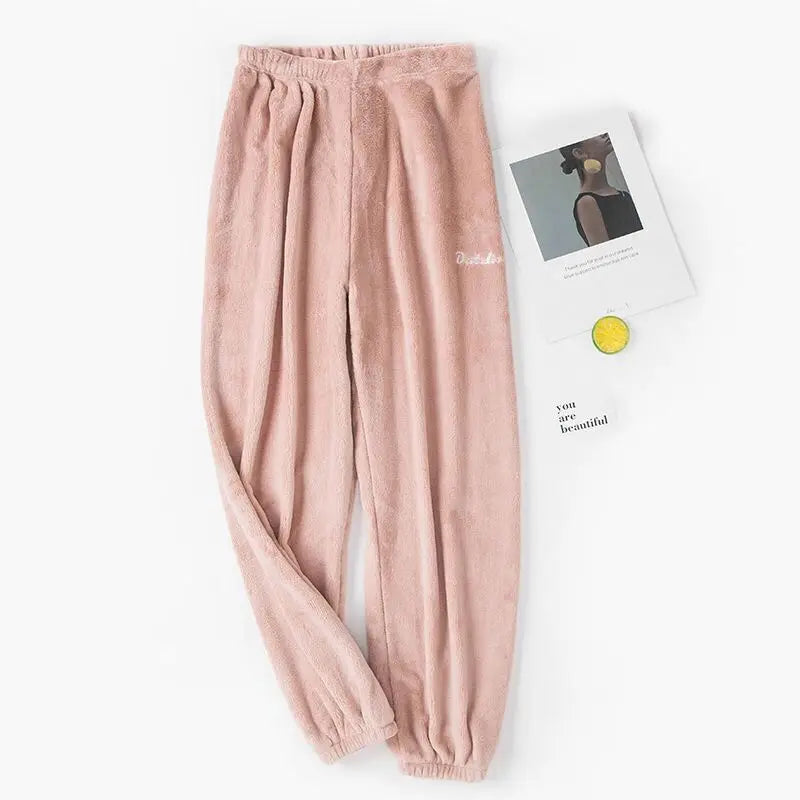 2024 Winter Pyjamas Warme Flanell Frauen Dicke Freizeit Tragen Einfachheit Korallen Samt Langarm Feste Nachtwäsche Pyjamas Set