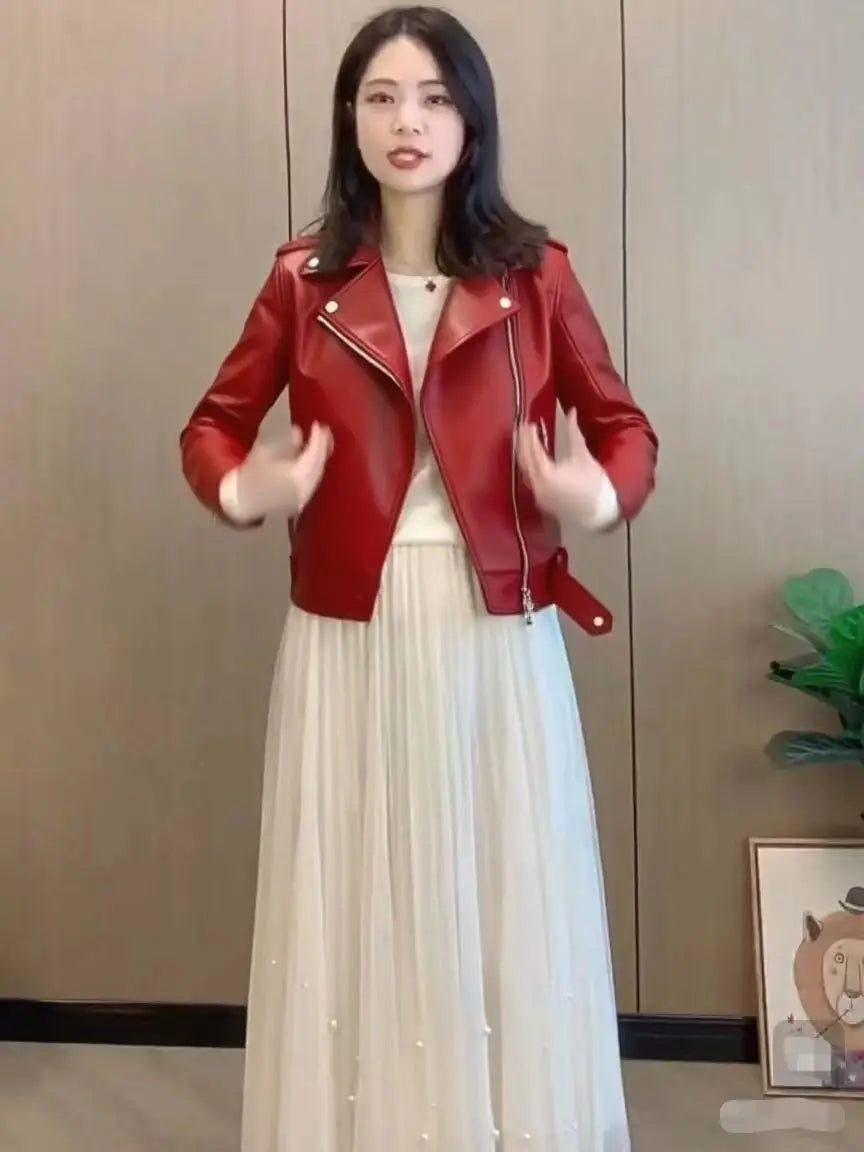 Modische rote PU-Lederjacke für Damen, kurzer Mantel, Stehkragen, Frühling und Herbst, dünner Stil, künstlerische Retro-Passform, lange Ärmel